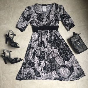 Black & White Patterned Mid-Sleeve Dress